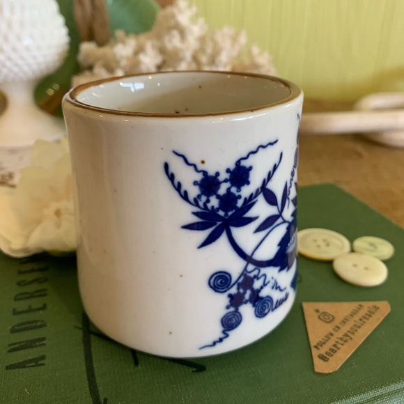 Vintage Stoneware Mug 🌀 - Picture 3 of 8